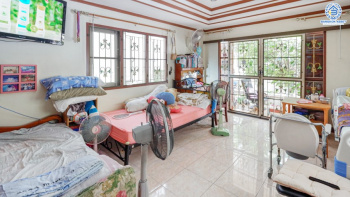 *****บ้านเดี่ยวมือสองย่านนนทบุรี ม.ซอยกรุงเทพ-นนท์7 แยก 12 เนื้อที่กว้าง 65 ตร.ว. ฟังก์ชัน 4 ห้องนอน 2 ห้องน้ำ ที่จอดรถ 1 คัน สภาพสวย พร้อมเข้าอยู่ บนทำเลเดินทางสะดวกสบาย ใกล้รถไฟฟ้าสายสีม่วง "สถานีแยกติวานนท์" และทางด่วน "ศรีรัช"